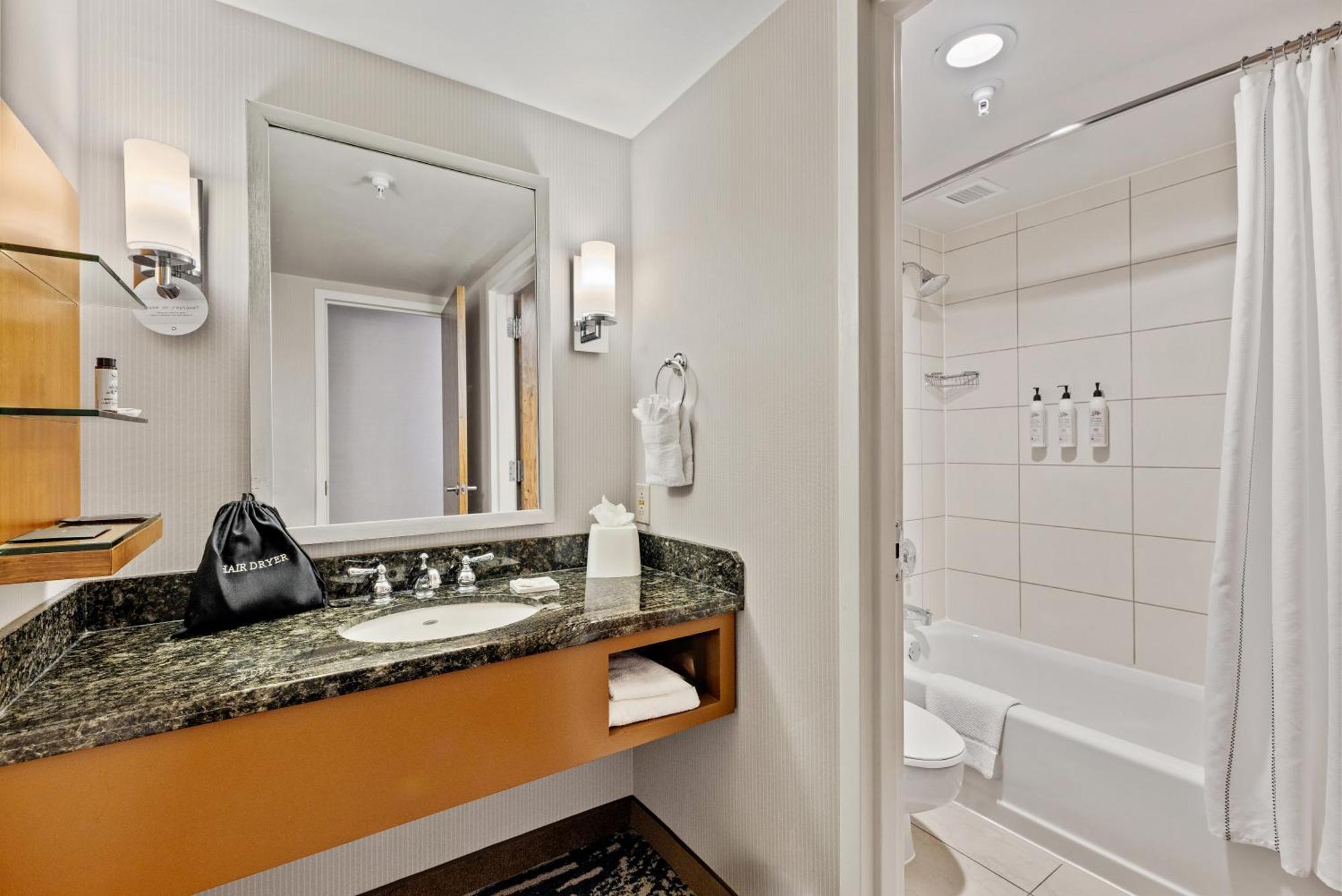 Delta Hotels By Marriott Mount Pleasant Racine Zewnętrze zdjęcie